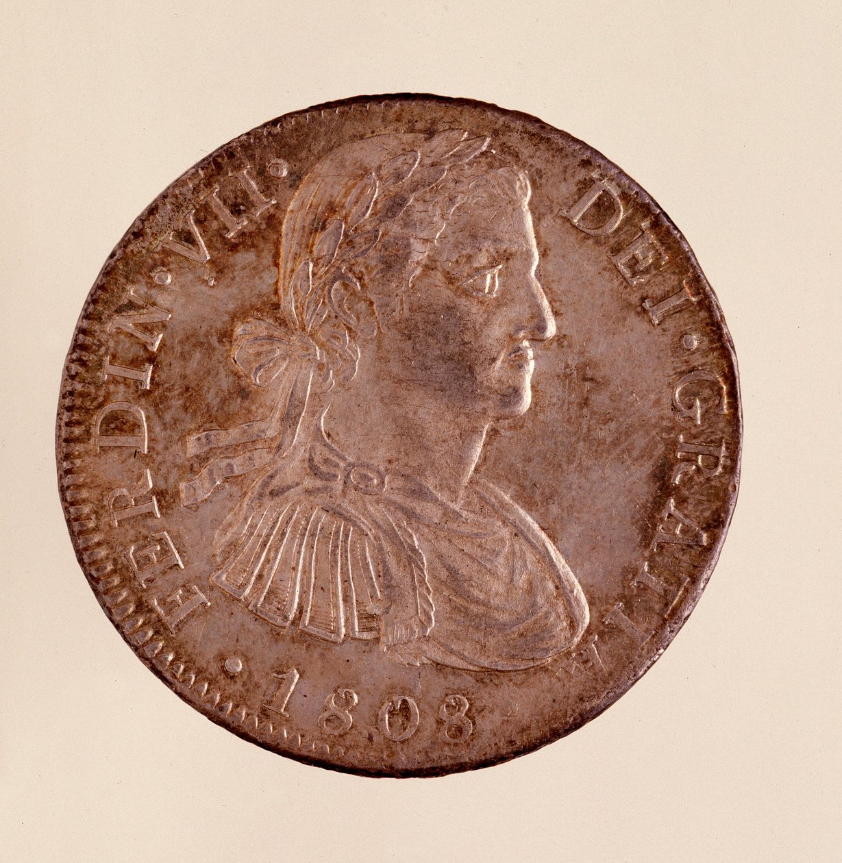 Hopeakolikko (8 realia) Espanjasta: Ferdinand VII:n (Ferdinandon) hallituskausi (1808-1833). 1808 Halk. 3,9 cm Napoli, museo archeologico tekijältä Spanish School