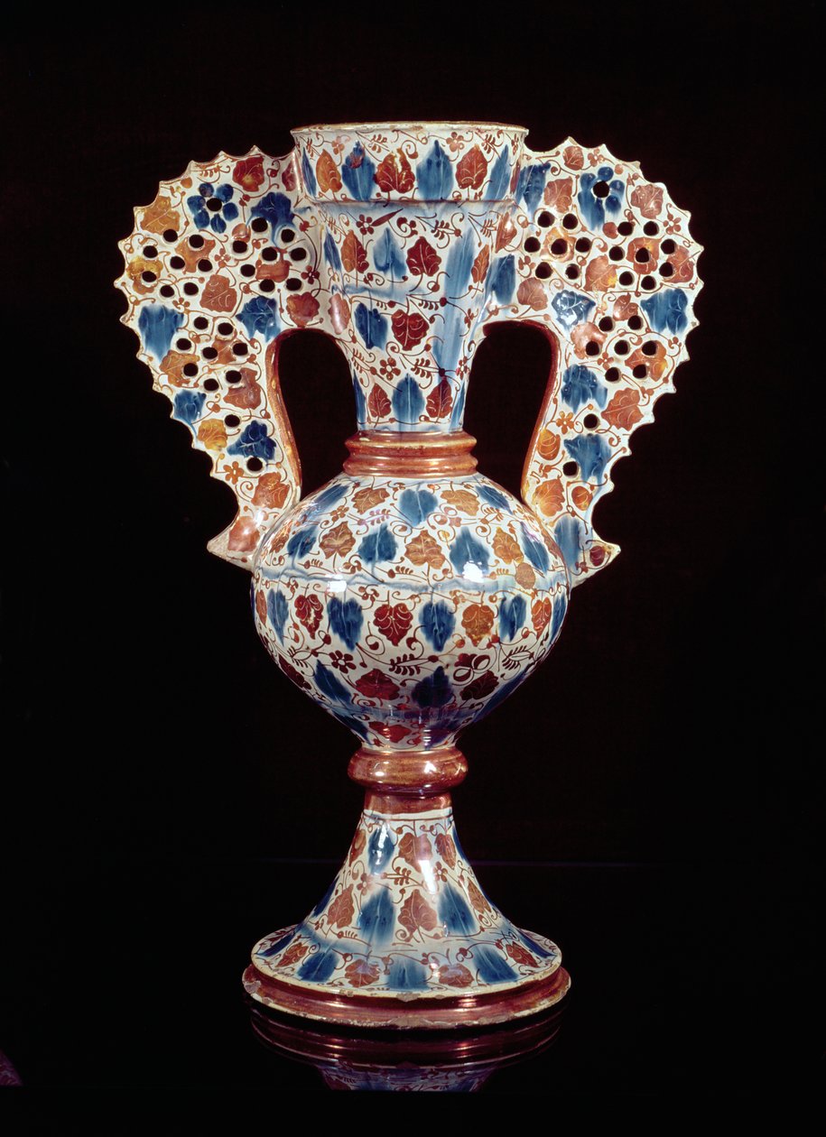 Tinalasitettu maljakko kiiltävällä koristeella, Hispano-Moresque, Valencia, 1400-luvun 3. neljännes (keramiikka) tekijältä Spanish School