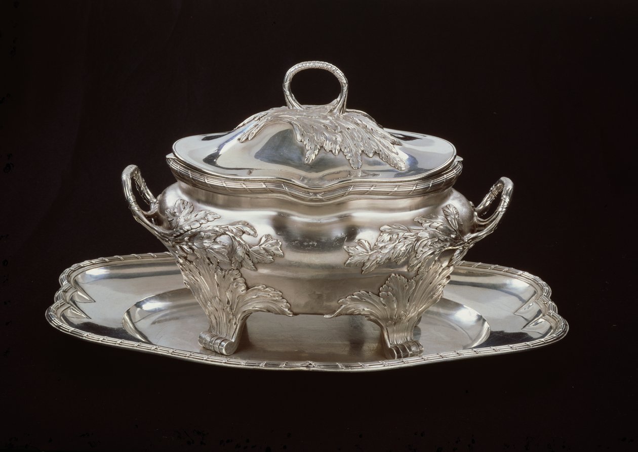 Tureen lautasella (hopea) tekijältä Spanish School