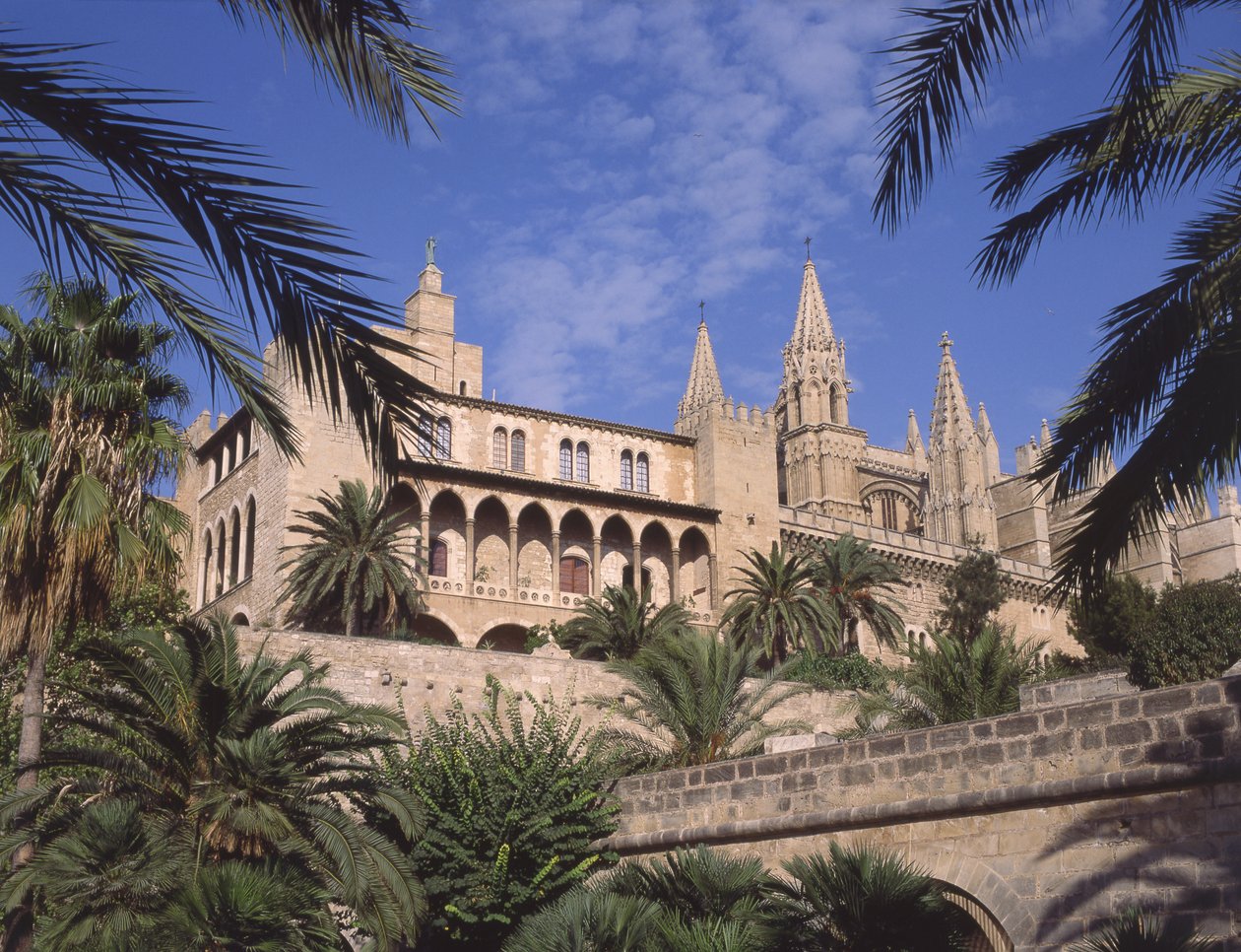 Näkymä La Almudainan palatsille, Palma de Mallorcalle tekijältä Spanish School