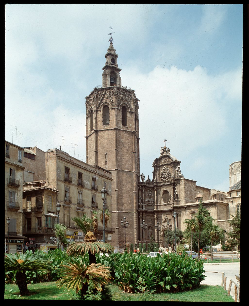 Näkymä Valencian katedraalin Micalet (Miquelet tai El Miguelete) kellotornista (Valencia) 1381-1429 Espanja tekijältä Spanish School