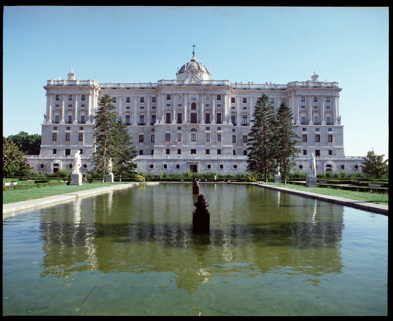 Näkymä kuninkaallisesta palatsista (1738-1755) (valokuva) tekijältä Spanish School
