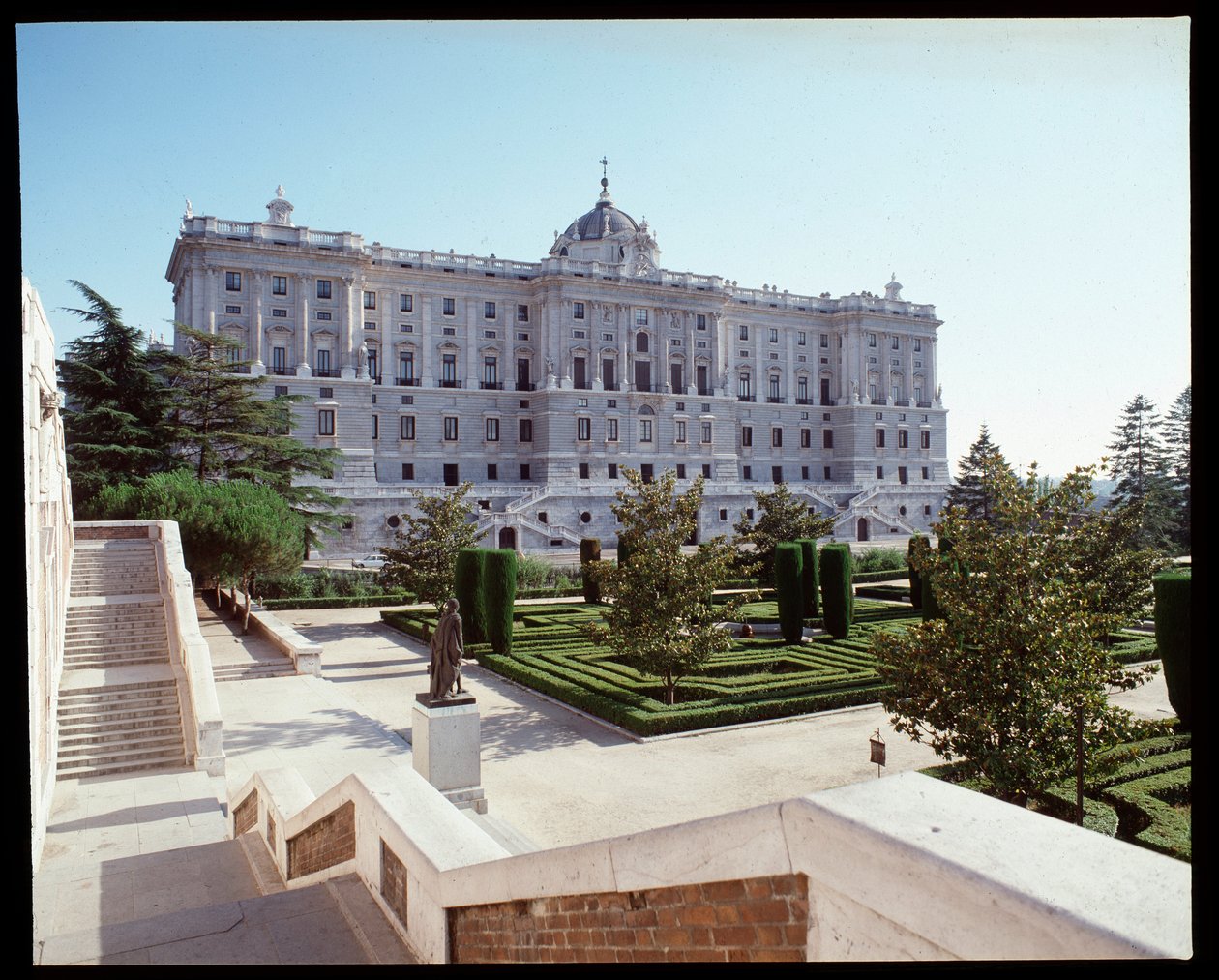 Näkymä kuninkaallisesta palatsista (1738-1755) (valokuva) tekijältä Spanish School