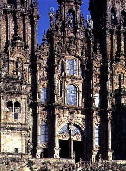 Näkymä länsirintamalle (Fachada del Obradoiro), jonka on suunnitellut Fernando Casas y Novoa tekijältä Spanish School