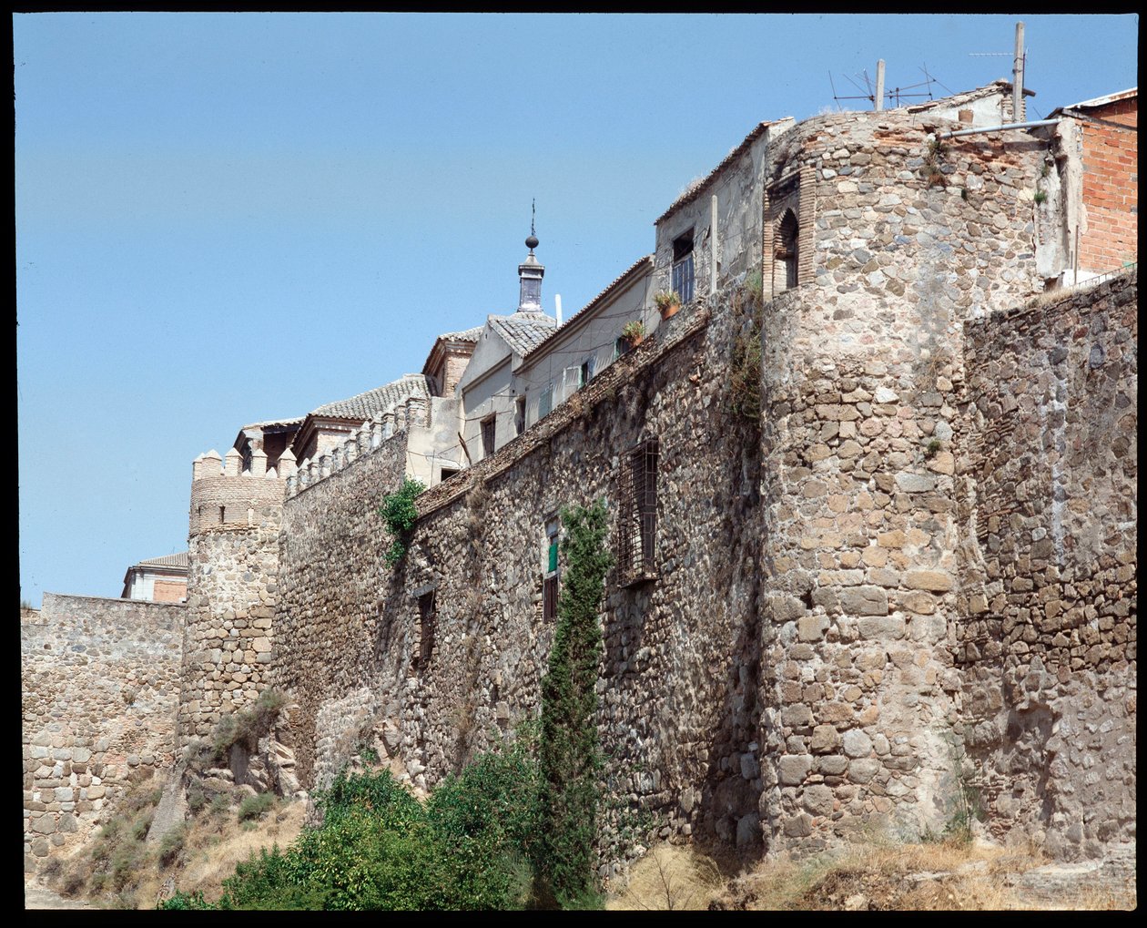 Näkymä seinille, Toledo, Espanja (Näkymä muureille, Toledo) tekijältä Spanish School