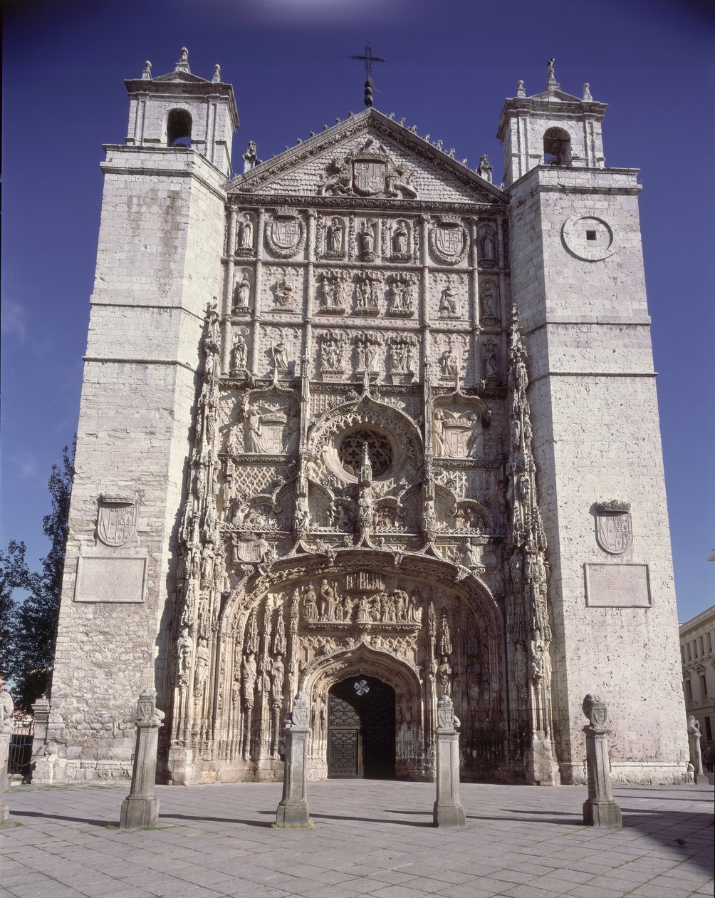 San Pablon kirkon länsijulkisivu, rakennettu 1400-1600-luvuilla tekijältä Spanish School
