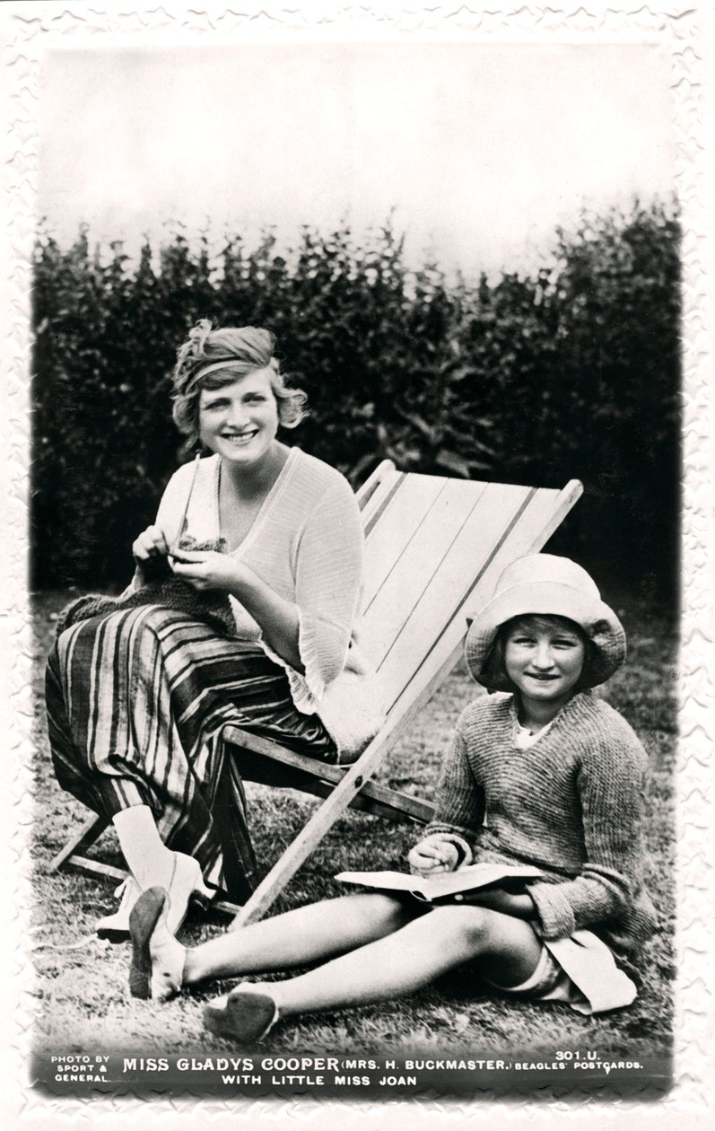 Gladys Cooper 1888-1971, englantilainen näyttelijä tyttärensä Joanin kanssa 1900-luvun alussa. tekijältä Sport and General