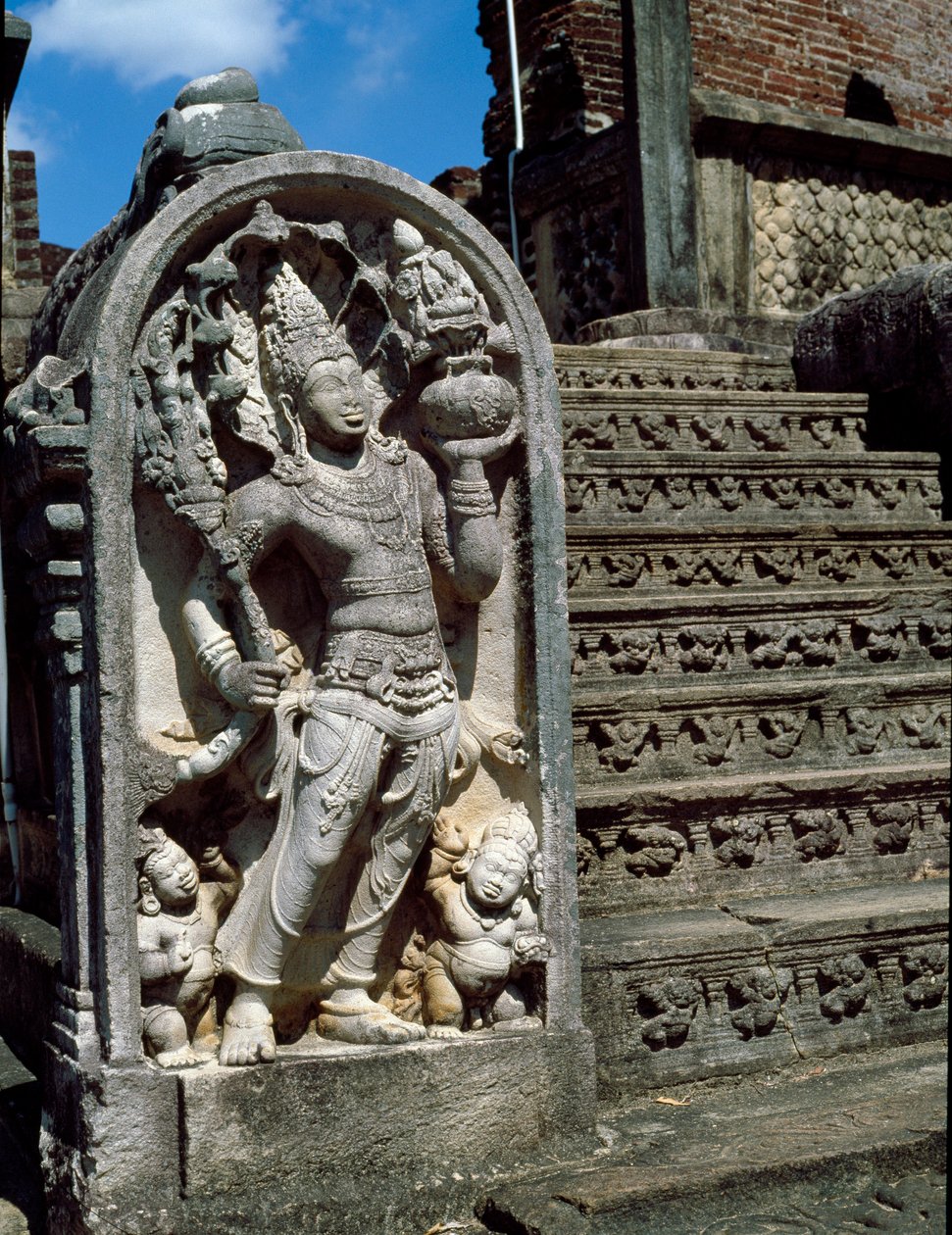 Buddhalaisen temppelin sisäänkäynti tekijältä Sri Lankan