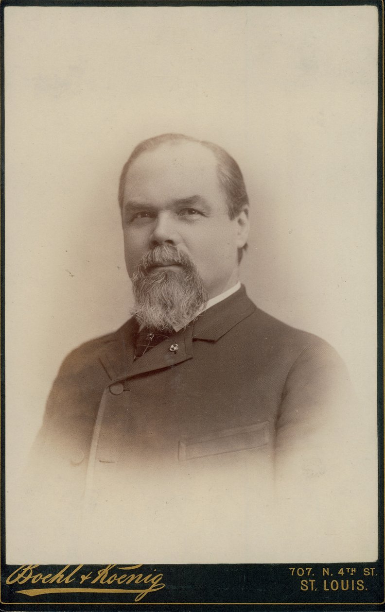 Rintakuva Hugo M.Starkloffista tekijältä St. Louis Boehl and Koenig