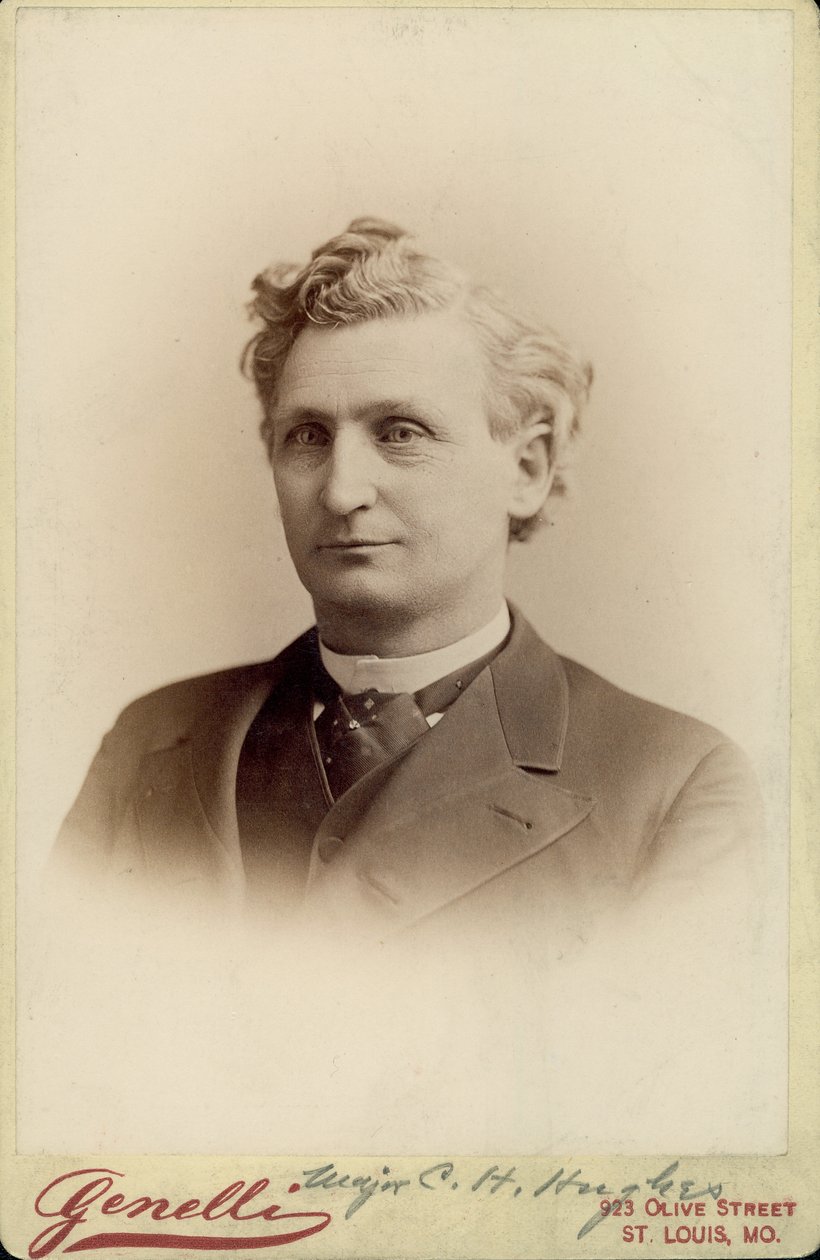 Rintakuva muotokuva tohtori Charles Hamilton Hughesista puvussa tekijältä St. Louis Genelli