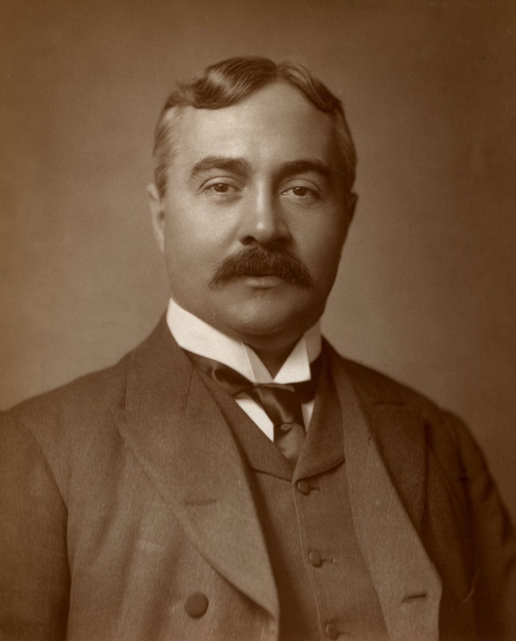 Herbert Standing, brittiläinen näyttelijä, 1883 tekijältä St James