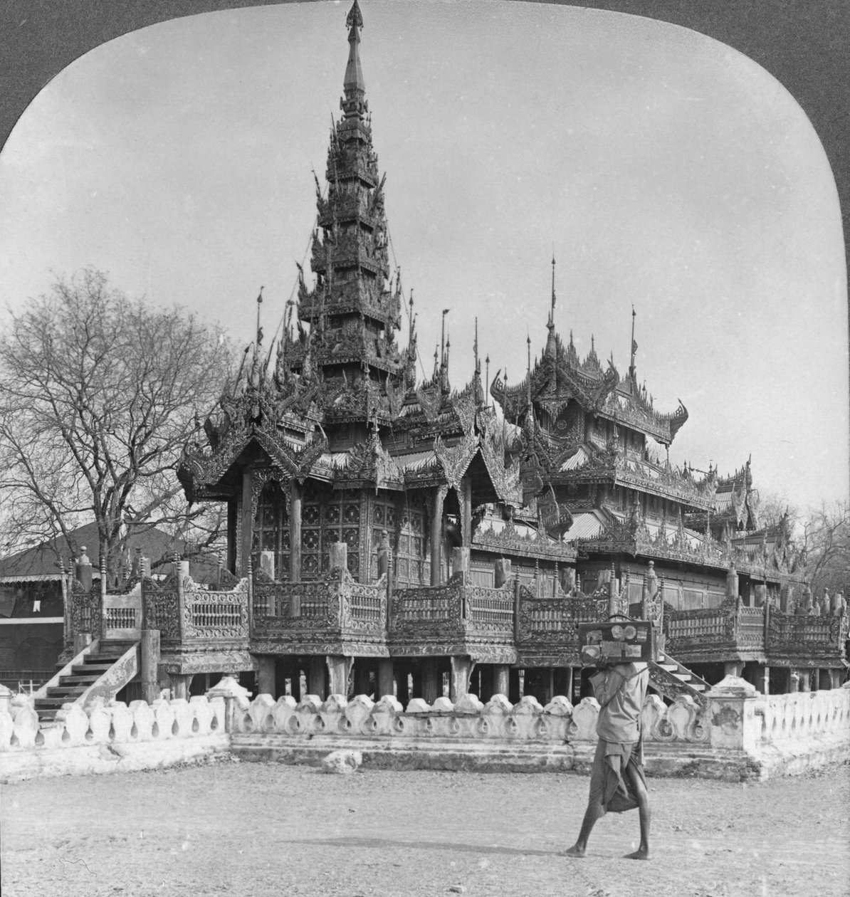 Kuningas Thibawin koulu Fortissa, Mandalayssa, Burmassa, 1908 tekijältä Stereo Travel Co