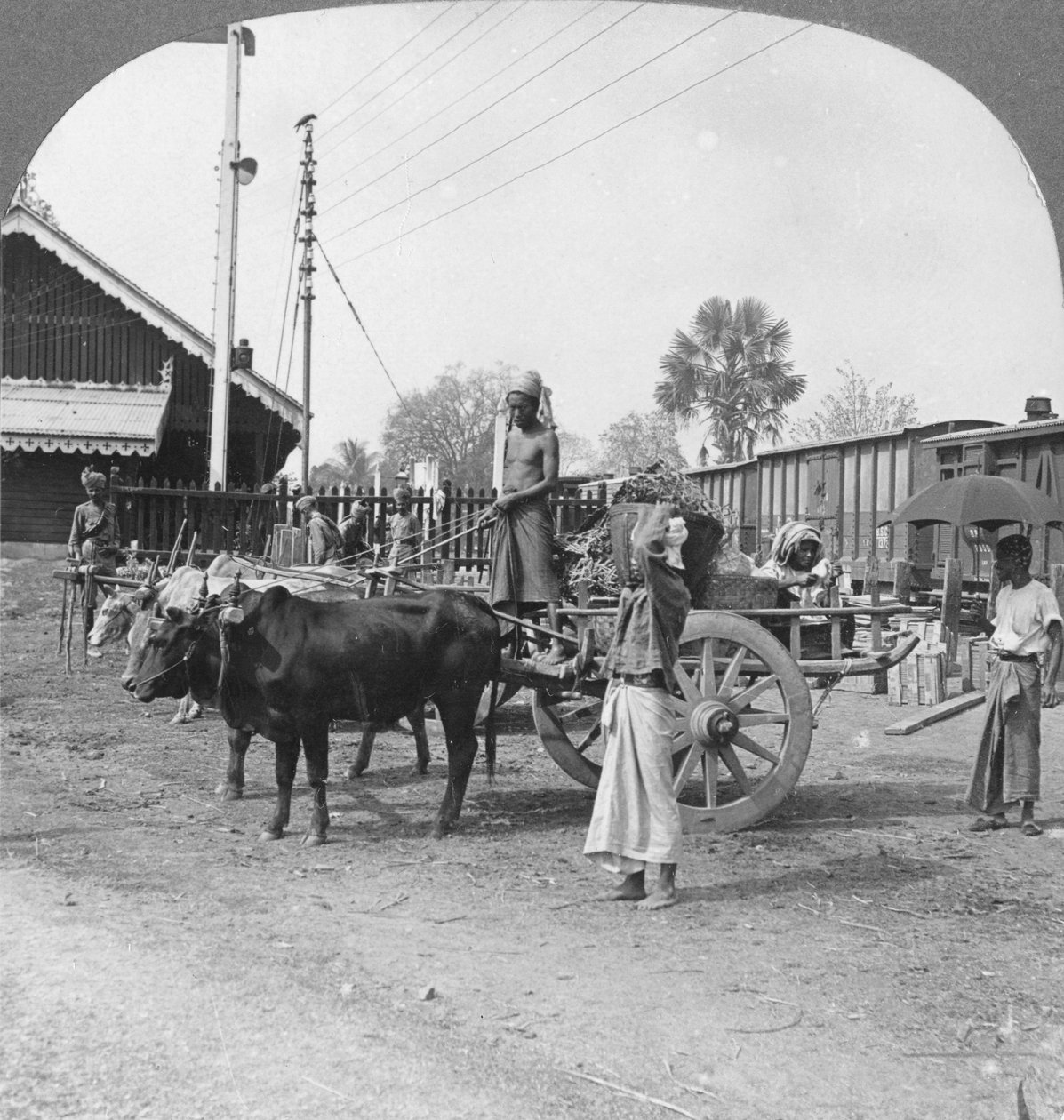 Tyypillinen rautatieasema, Katha, Burma, 1908 tekijältä Stereo Travel Co