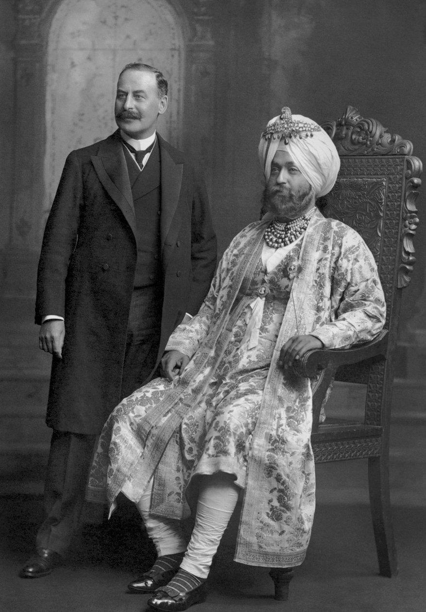 Jindin maharaja Sir Ranbir Singh Bahadur ja brittiläinen virkamies tekijältä Studio Lafayette