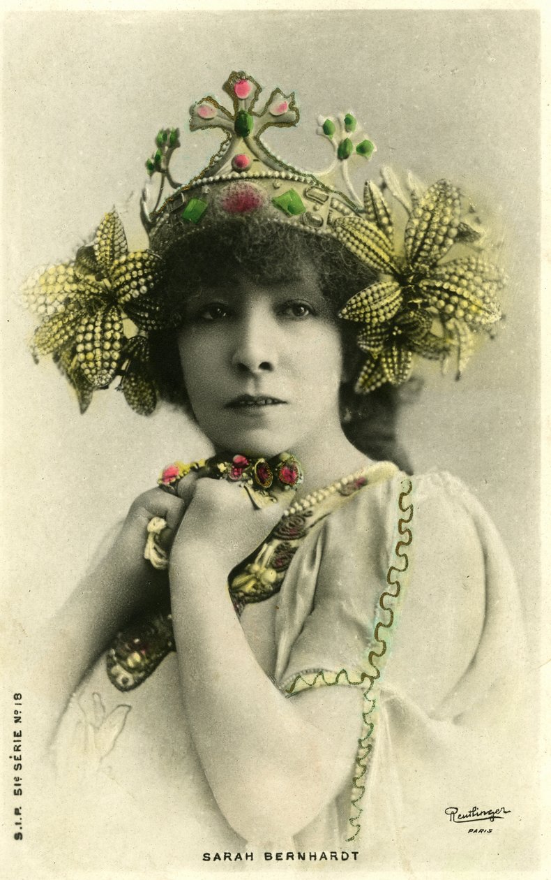 Henriette Rosine Bernard eli Sarah Bernhardt (1844-1923) "Kaukaisena prinsessana", Edmond Rostandin näytelmä. (m/w kuva) tekijältä Studio Reutlinger