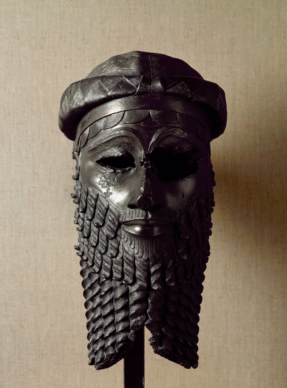 Sumerilainen taide: kuninkaan pää, ehkä Naram-Sin (Naram Sin) (2254-2218 eKr.). Pronssinen veistos. Noin 2250 eKr. Dim. 36x20 cm Bagdad, Irakin kansallinen museo tekijältä Sumerian Sumerian