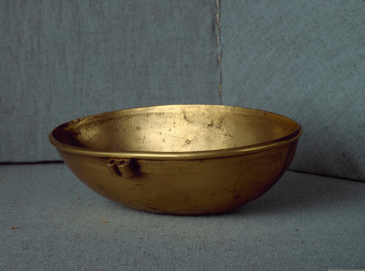 Sumerilainen sivilisaatio: soikea kuppi kultaa. Himmeä. 15 cm Bagdad, Irakin kansallinen museo tekijältä Sumerian Sumerian