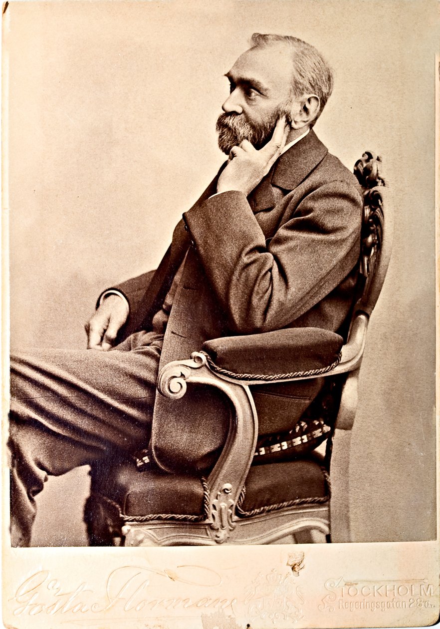 Alfred Nobel (1833-1896), kirjoittanut Atelier Florman, Tukholma. Albumin valokuva tekijältä Swedish Photographer