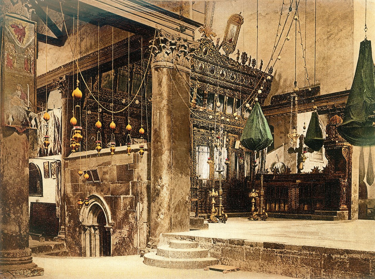 Betlehemin syntymäkirkon sisustus, n. 1880-1900 (valokuva) tekijältä Swiss Photographer