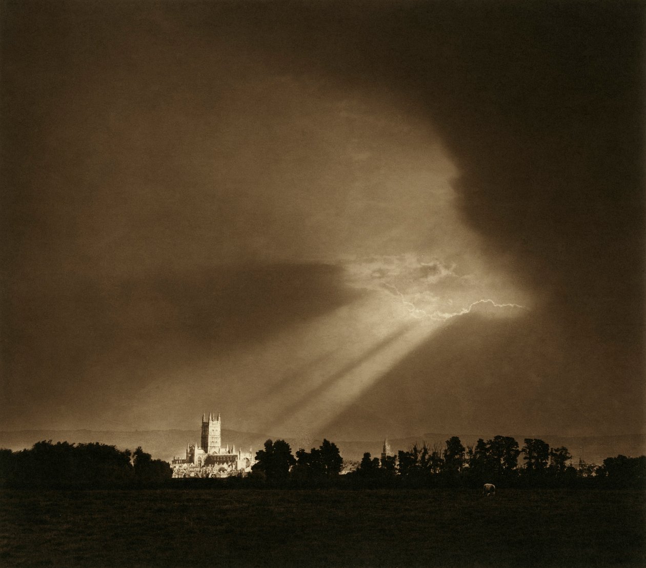 Gloucesterin katedraali, Gloucestershire, 1900-1920 tekijältä Sydney Alfred Pitcher