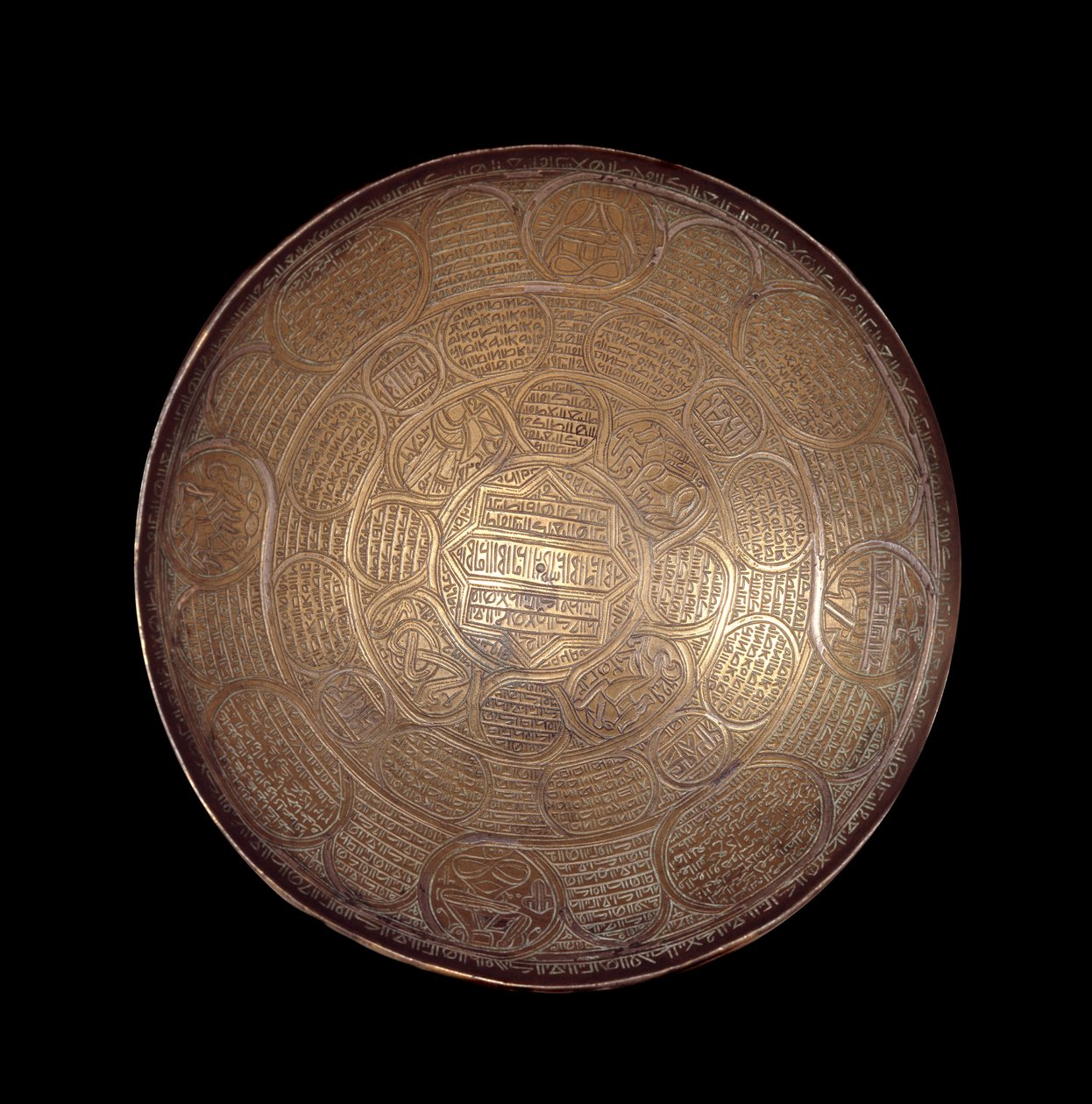 Itämainen taide: kupari- ja hopeakulhojen koristelu. 13. tai 14. vuosisadalla. Syyriasta. Pariisi, Louvre-museo tekijältä Syrian School