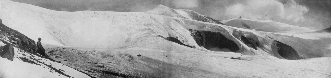 Avalanche Cliffs Granite Harbourin eteläpuolella, c1911, 1913. tekijältä T. Griffith Taylor