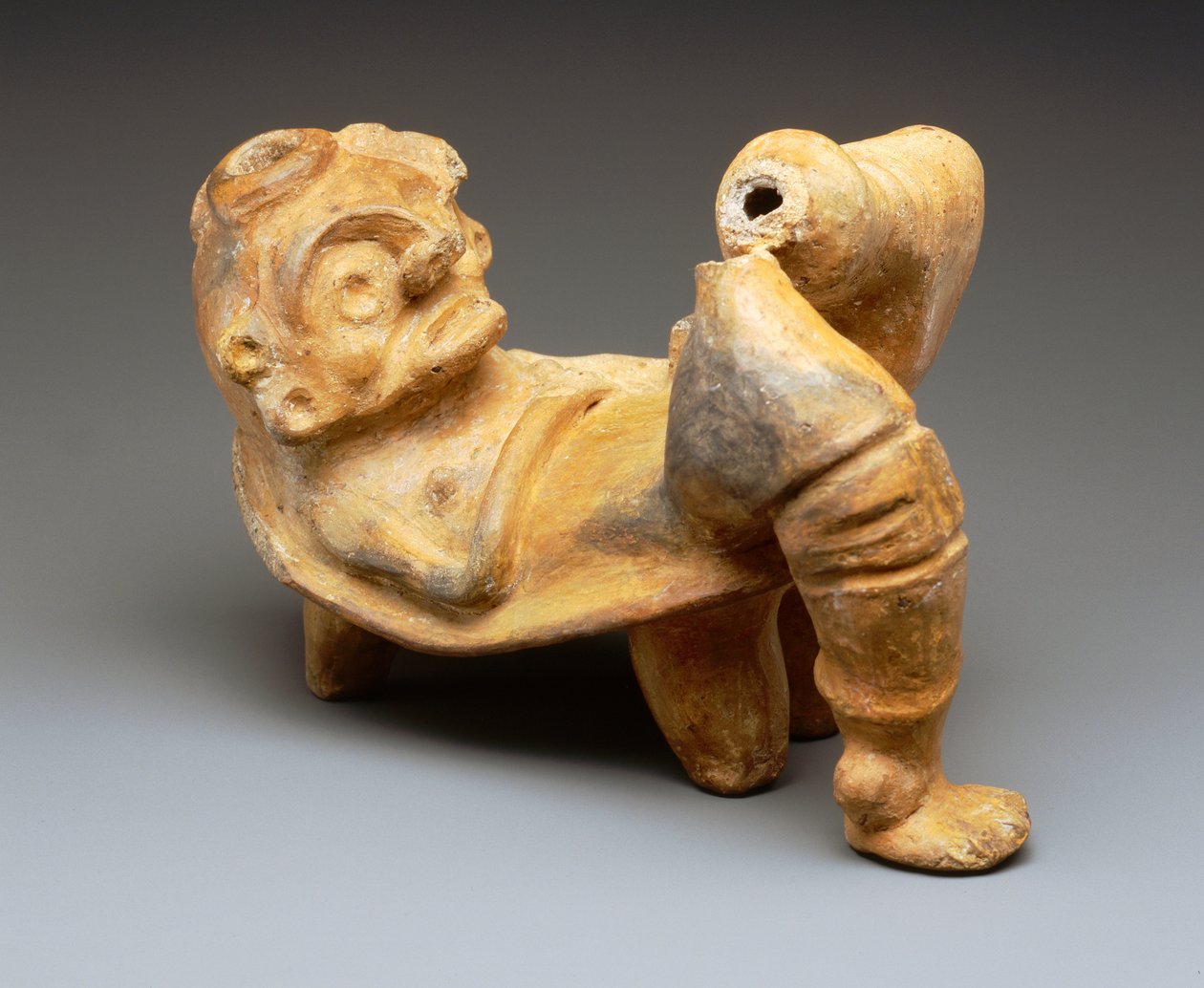 Makaava figuuri (keraaminen) tekijältä Taino Culture