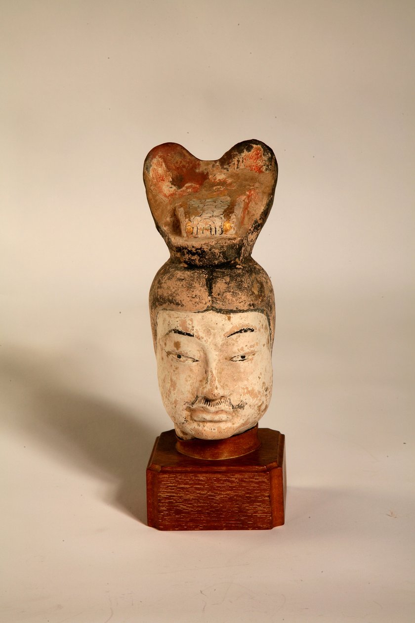 Siviilivirkailijan johtaja eurooppalaisella puutelineellä, haudasta Pohjois-Kiinassa, 618-705 (punainen keramiikka) tekijältä Tang Dynasty Chinese School