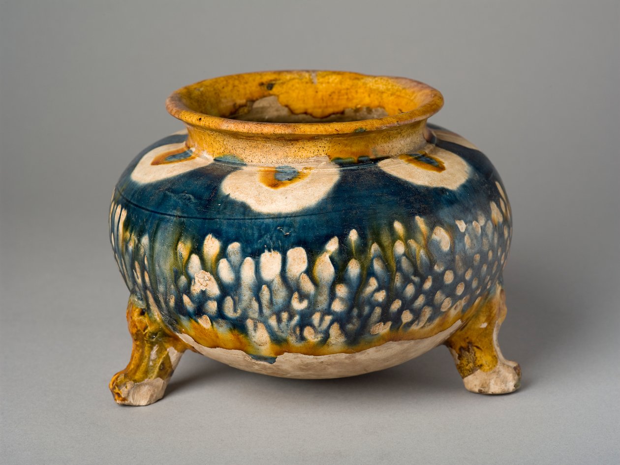 Kulho kolmella jalalla, Henanin maakunta (keramiikka) tekijältä Tang Dynasty Chinese School