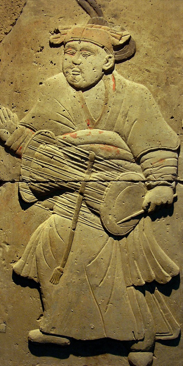 Shaanxin maakunnasta Xianin Steles Forest Museumista löydetty terrakottastela muusikon Tang-dynastian (618-907) kanssa. Valokuvaus, Leonard de Selva, Kiina, 2006. tekijältä Tang Dynasty Chinese School