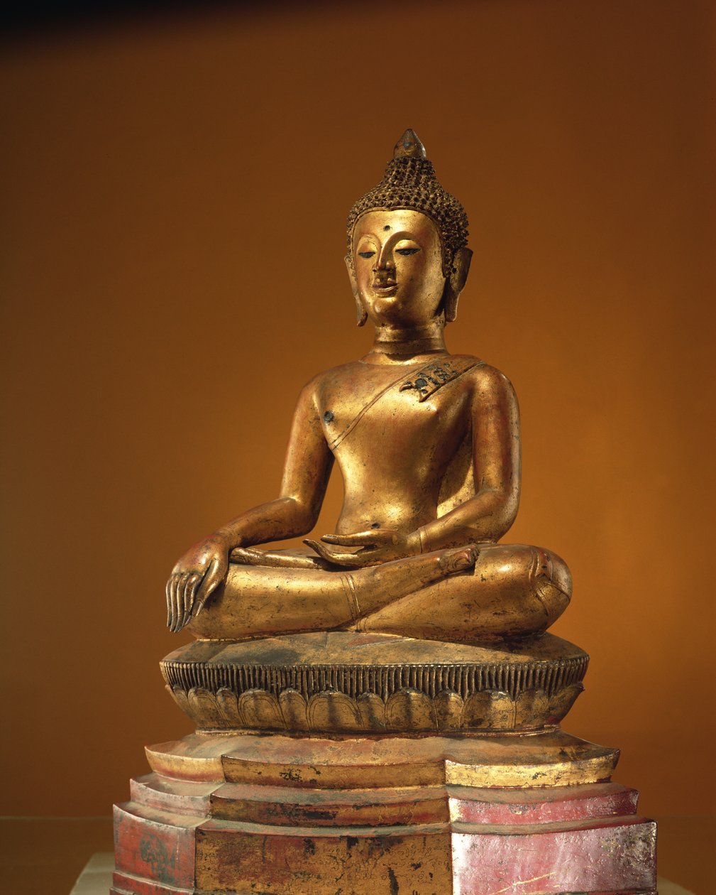 Buddha (pronssiksi kullattu) tekijältä Thai School