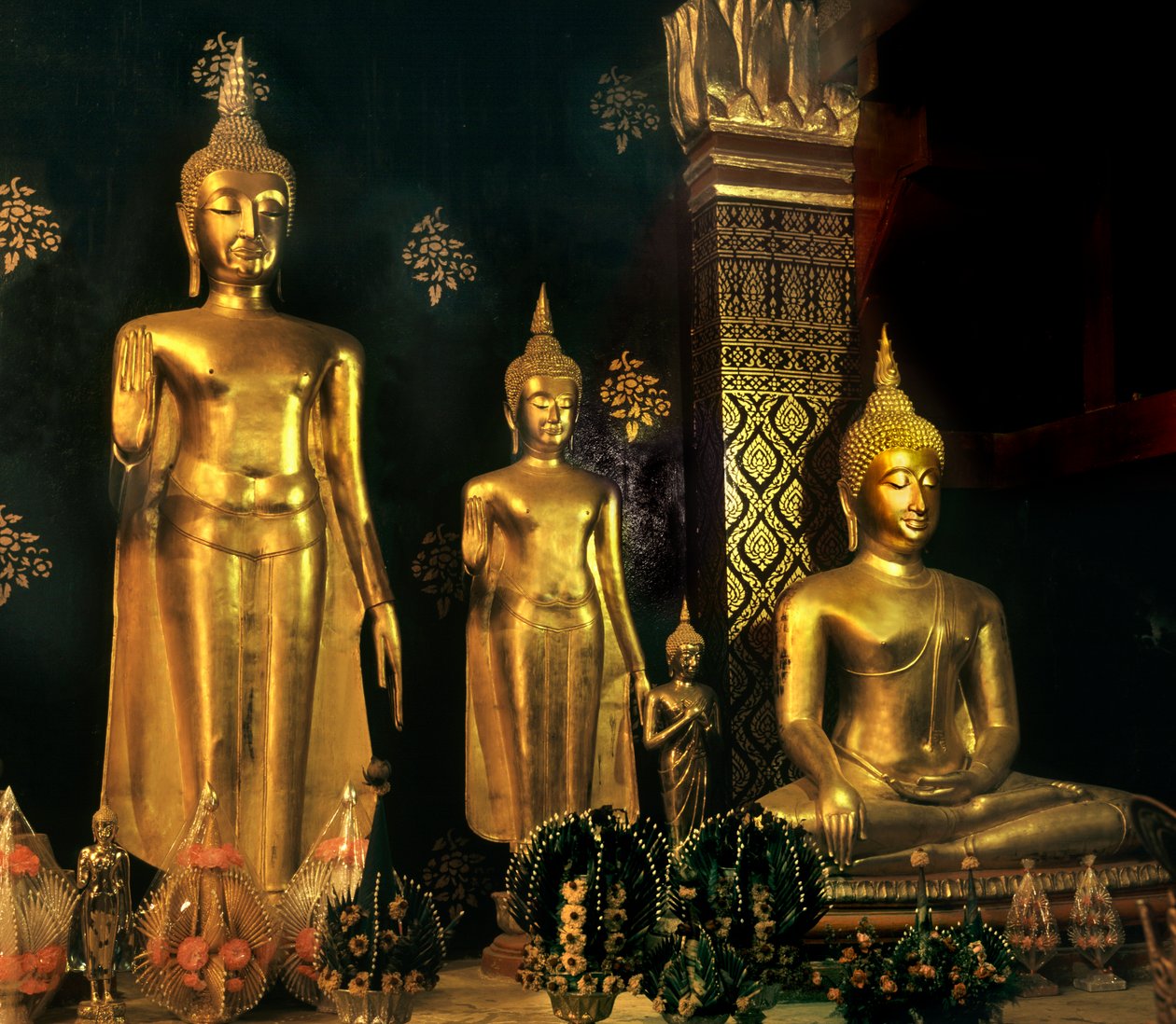 Buddhat Sukhothain ajalta tekijältä Thai School
