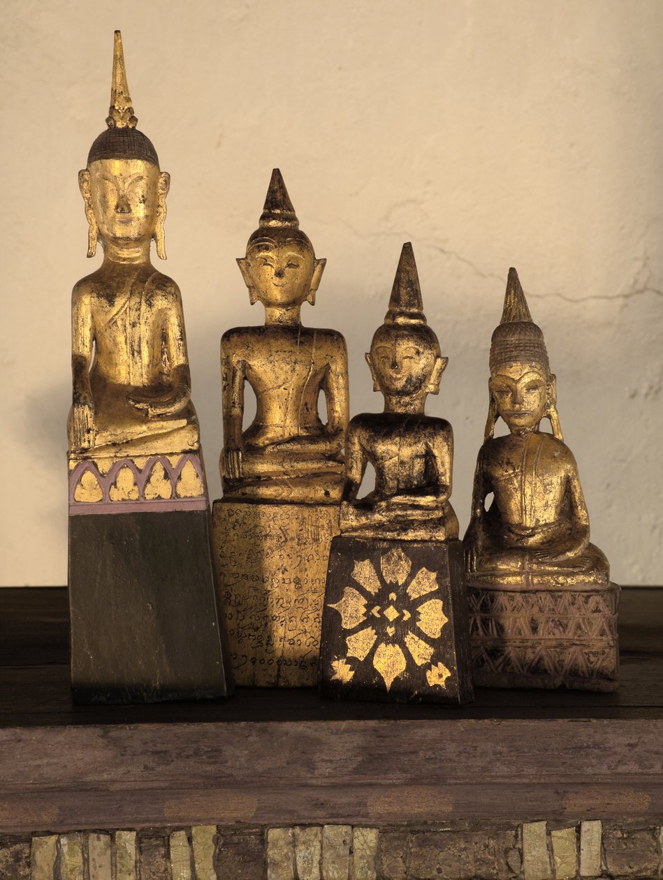 Puiset Votiivibuddhat, Pohjois-Thaimaa (puu) tekijältä Thai School