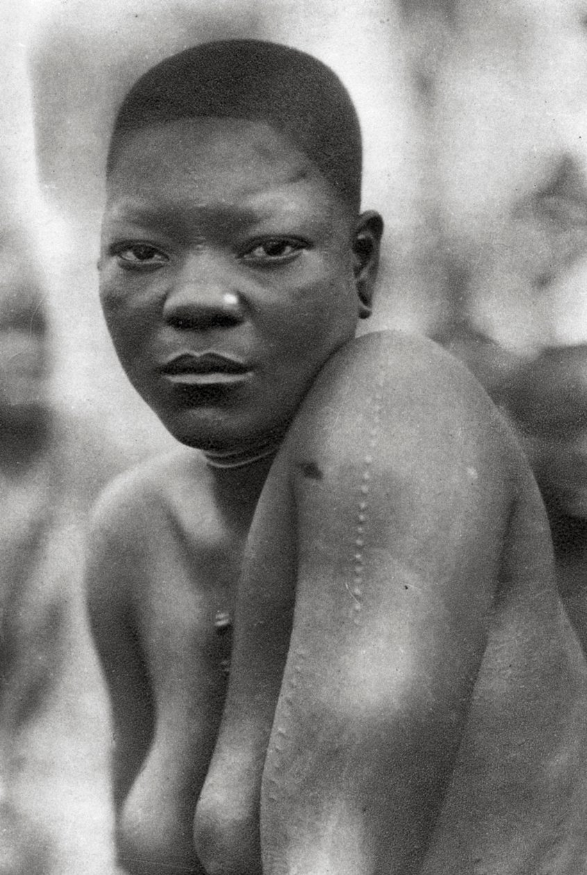 Awemba tyttö, Livingstone to Broken Hill, Pohjois-Rhodesia, 1925 1927 tekijältä Thomas A. Glover