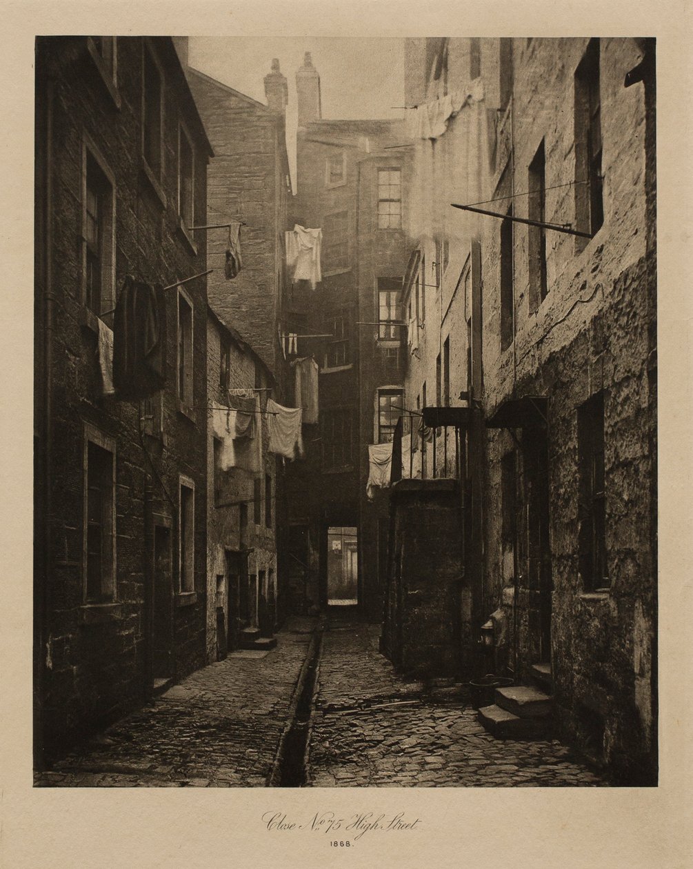 Sisäpiha, High Street nro 75 (Glasgow) tekijältä Thomas Annan