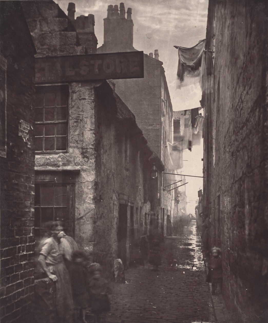 Old Vennel, Off High Street,1868-1871 (kuva) tekijältä Thomas Annan