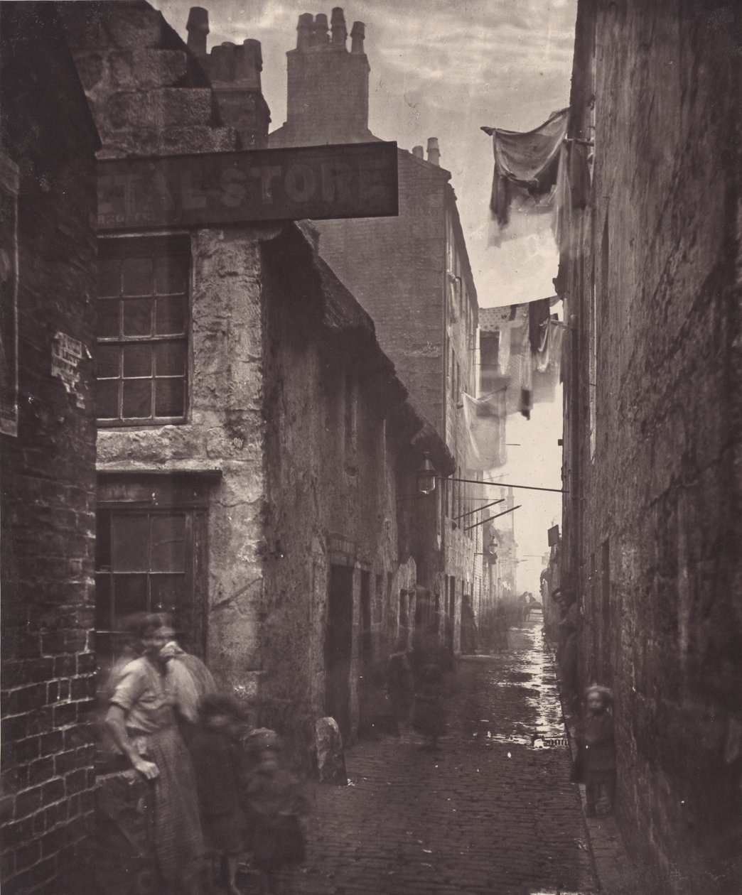 Old Vennel, Off High Street, 1868-1871. tekijältä Thomas Annan