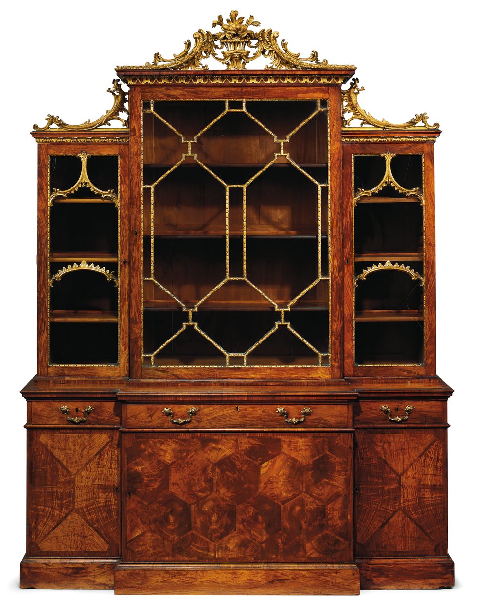 George II:n etukannen kirjahylly tekijältä Thomas Chippendale
