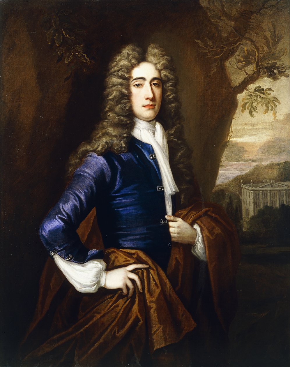 Muotokuva herrasmiehestä, 37-vuotias, kolme neljäsosaa, sinisessä takissa ja ruskeassa viitassa, taustalla Smith of Warwickin tyylinen talo, 1710 tekijältä Thomas Gibson