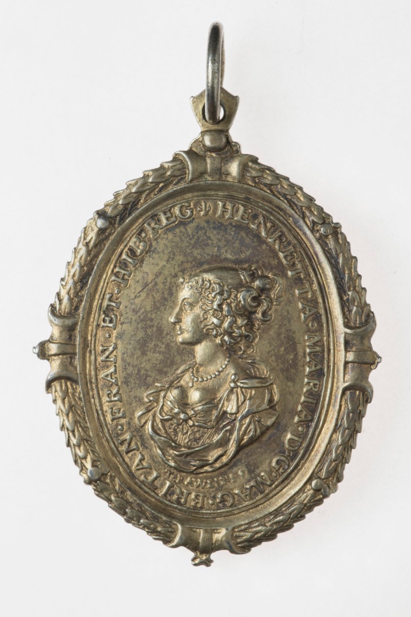 Kaarle I:n ja Henrietta Marian kannattajan merkki, n. 1649 (hopeakullattu) tekijältä Thomas Rawlins