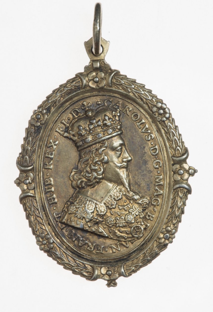 Kaarle I ja Henrietta Maria kannattajien merkki, n.1649 (hopeakullattu) tekijältä Thomas Rawlins