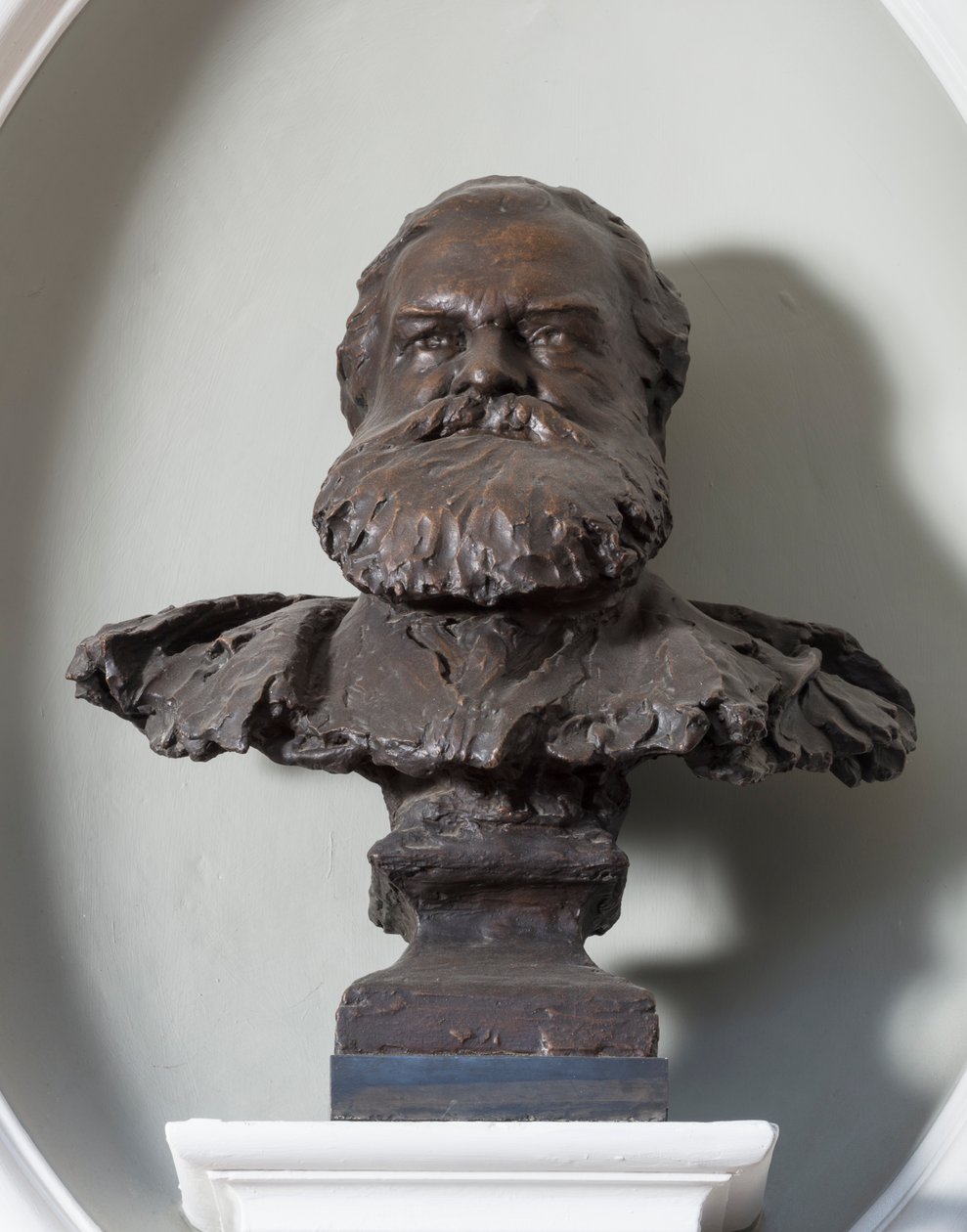 John Brettin rintakuva, n. 1890 (pronssi) tekijältä Thomas Stirling Lee