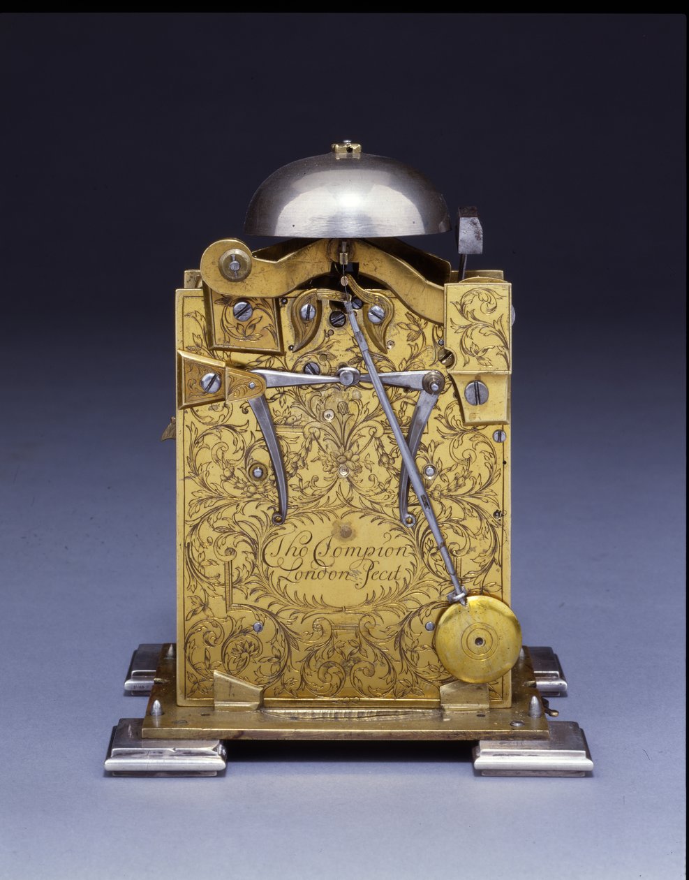 Pienoiskokoinen iskevä kello, nro 222, n. 1695 tekijältä Thomas Tompion