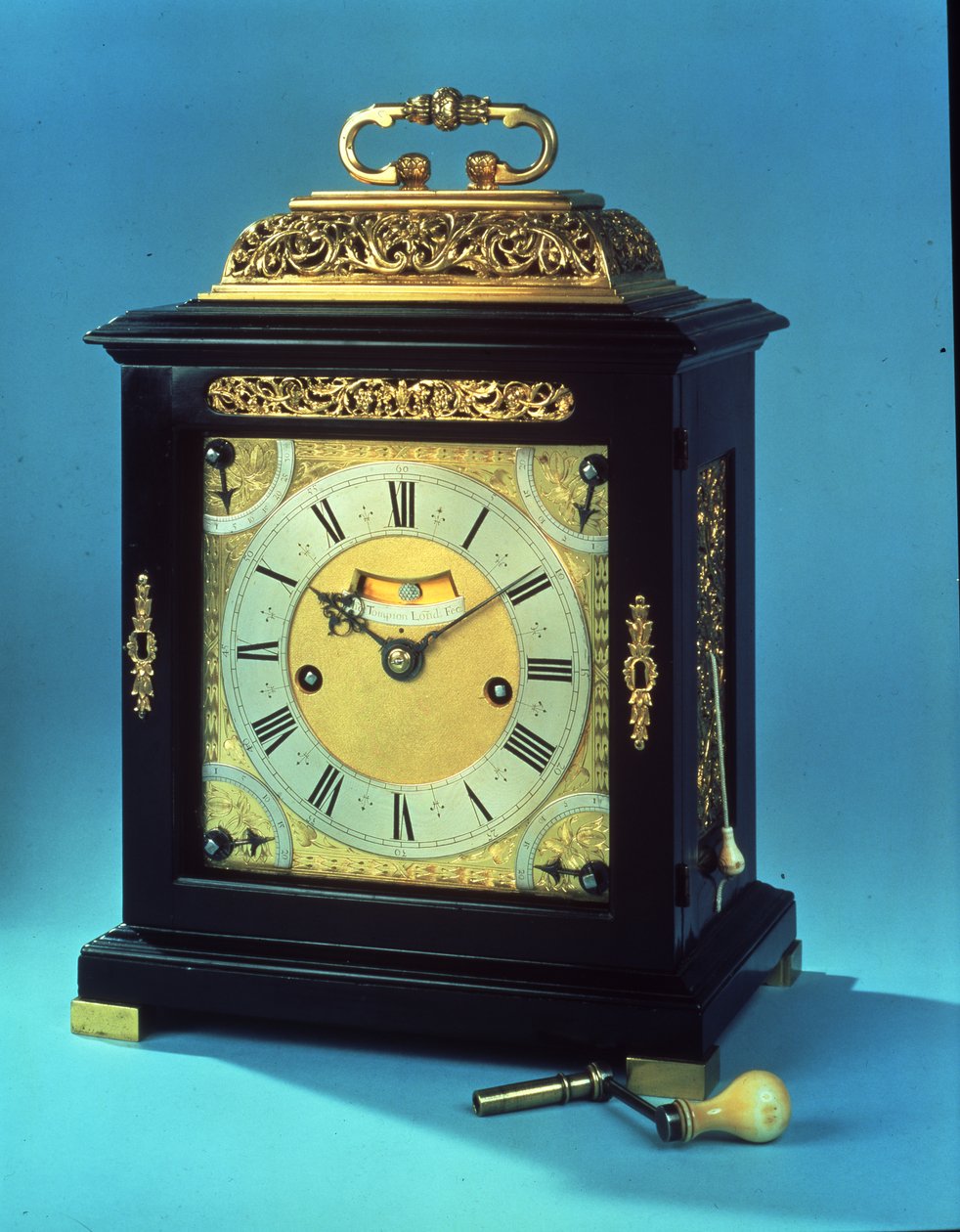 Sussex Tompion, Charles II iskevä kahdeksan päivän pöytäkello vetoneljännestoistolla, n. 1675-80 tekijältä Thomas Tompion