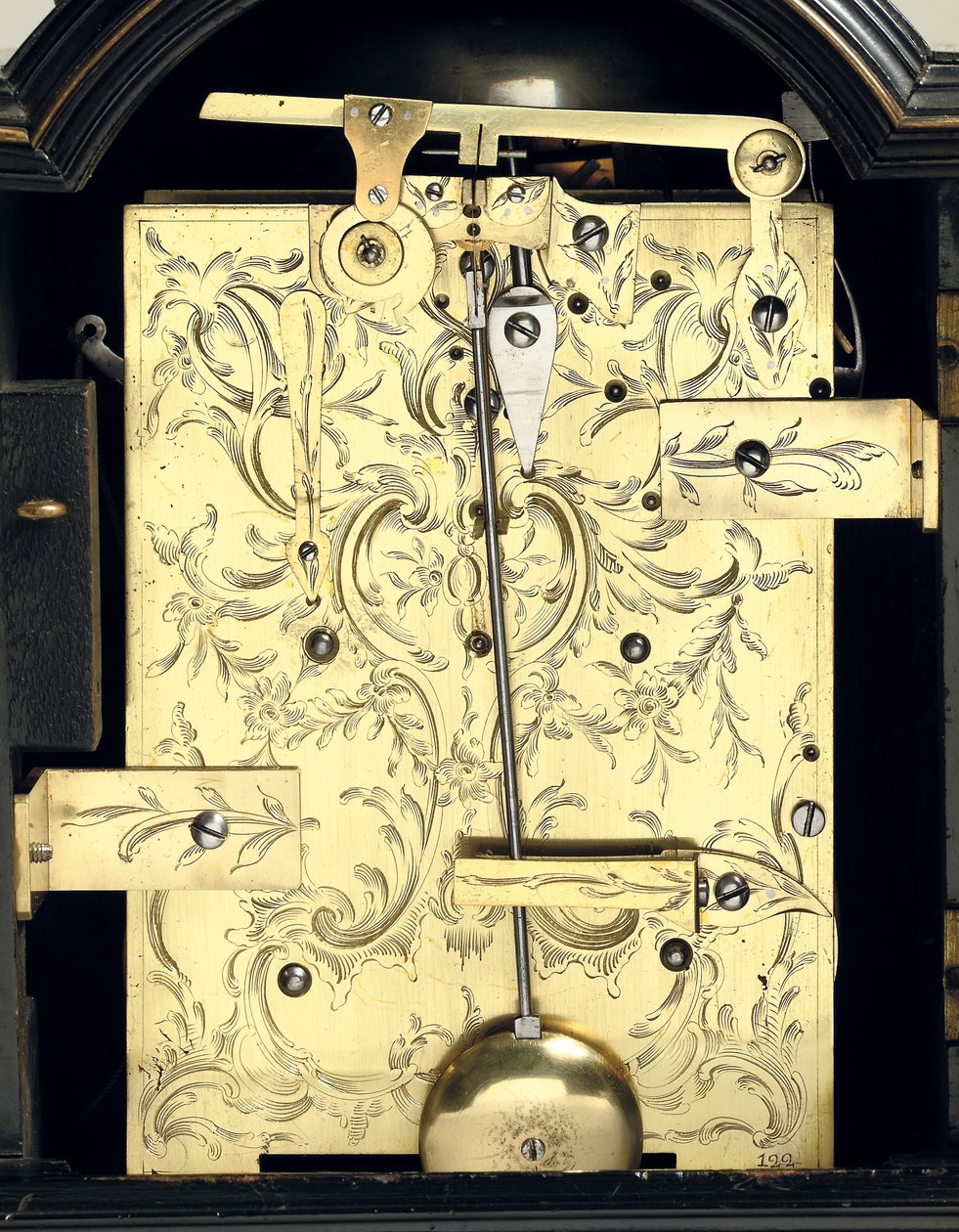 Yksityiskohta George III:n iskevästä pöytäkellosta, n. 1770 (puu, lasi ja metalli) (katso myös 491921) tekijältä Thomas Wagstaff or Wagstaffe