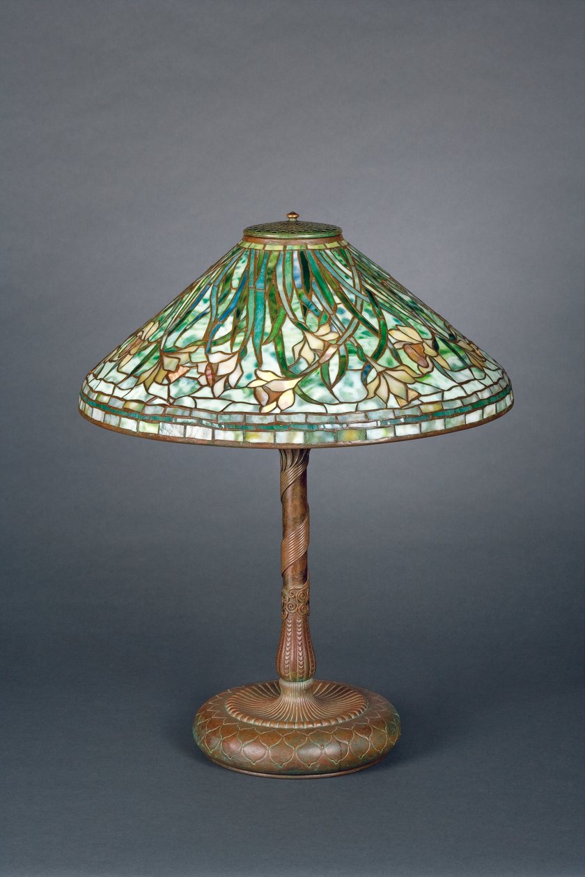 Pöytävalaisin vihreällä narsissin varjostimella, n.1898-1905 (pronssi ja lyijylasi) tekijältä Tiffany und Company