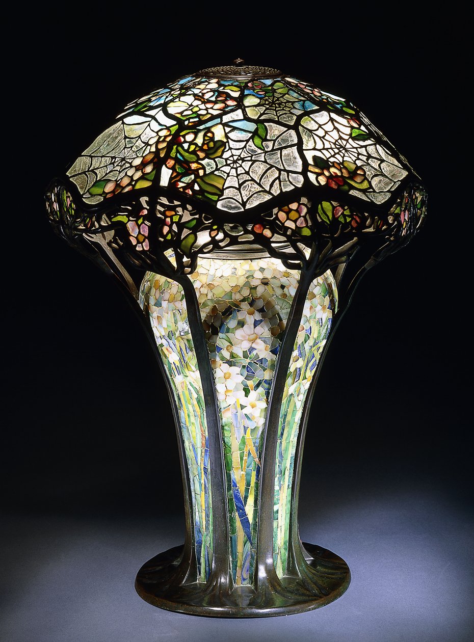 "Cobweb" lyijyllinen lasinen pöytävalaisin, valmistaja Tiffany Studios, n. 1906 tekijältä Tiffany Studios