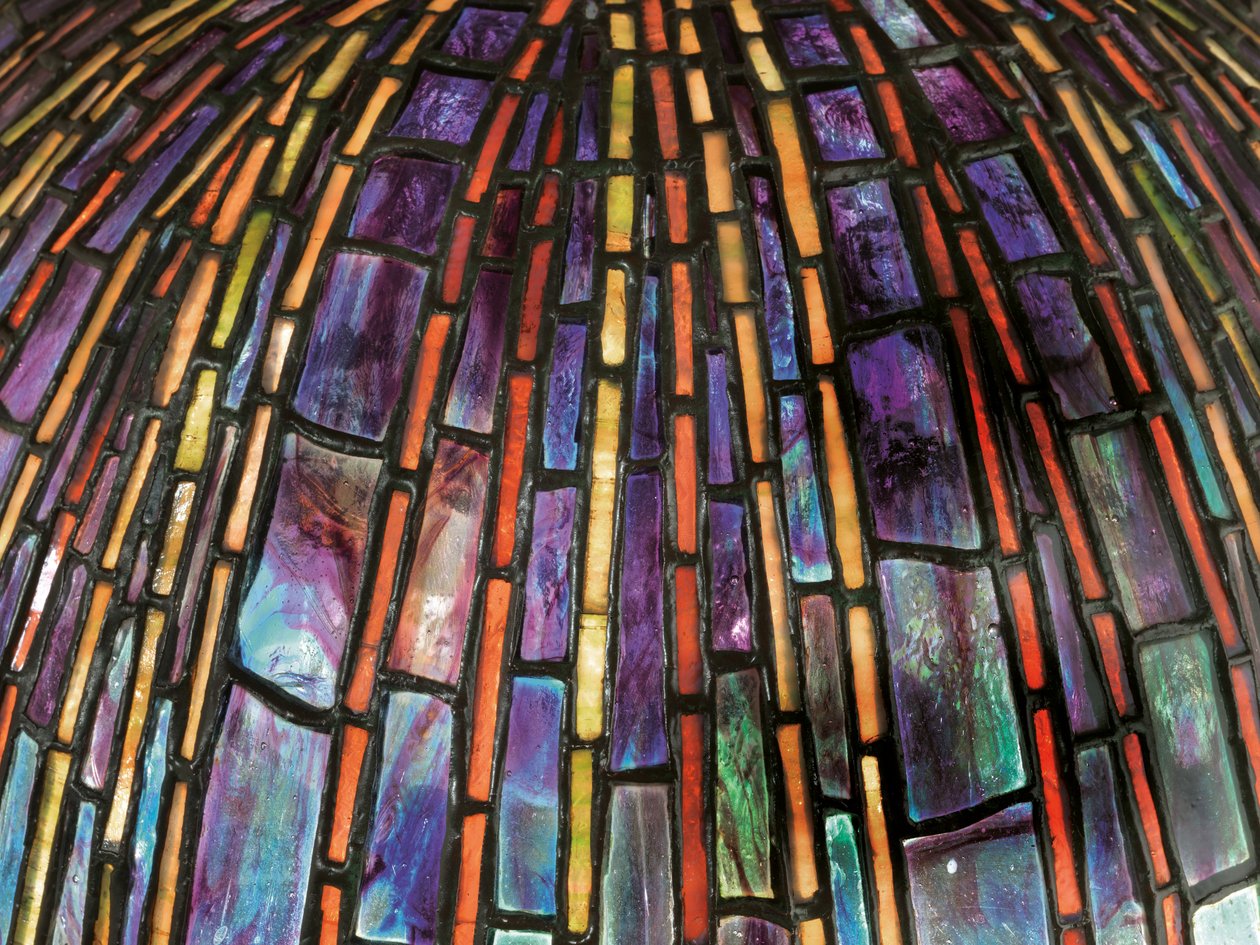 "Pond Lily" -pöytälamppu, n. 1903 tekijältä Tiffany Studios