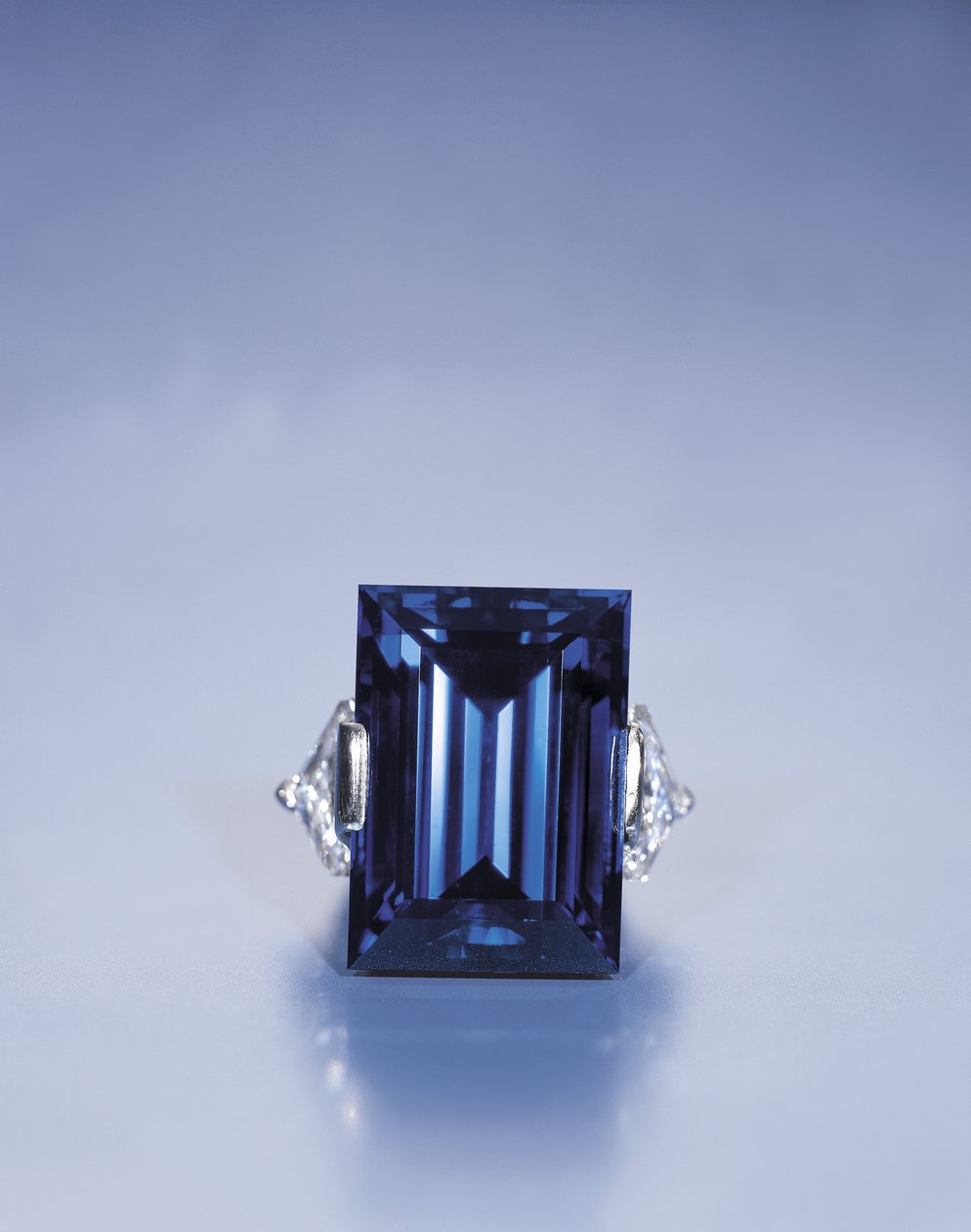 Rockefeller Sapphire (timantit, safiiri ja platina) tekijältä Tiffany and Company