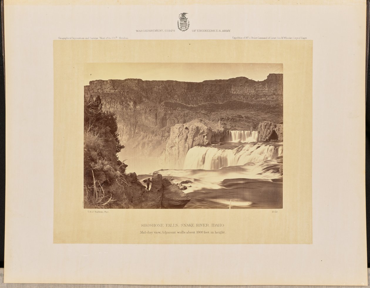 Shoshone Falls, Snake River, Idaho. Keskipäivän näkymä, viereiset seinämät noin 1000 jalkaa korkeat tekijältä Timothy H. O